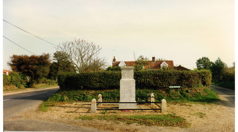 War memorial and The Green, 1990