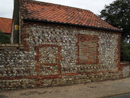 Barn used as a chapel by the Primitive Methodists up to 1892. Door and window blocked when it reverted to use by the landowner. Now garage of Southgate House.

Photo 2010.