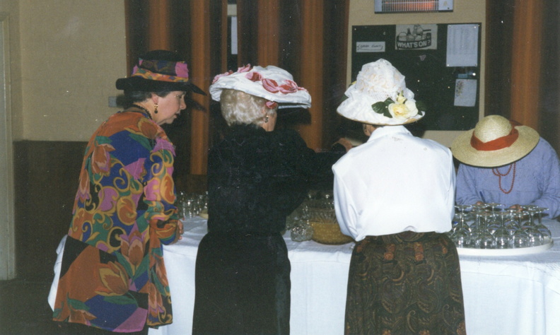 WI members preparing the table, 1994