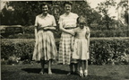 Sisters Elsie Rowe & Eva Blackburn and Hazel Blackburn